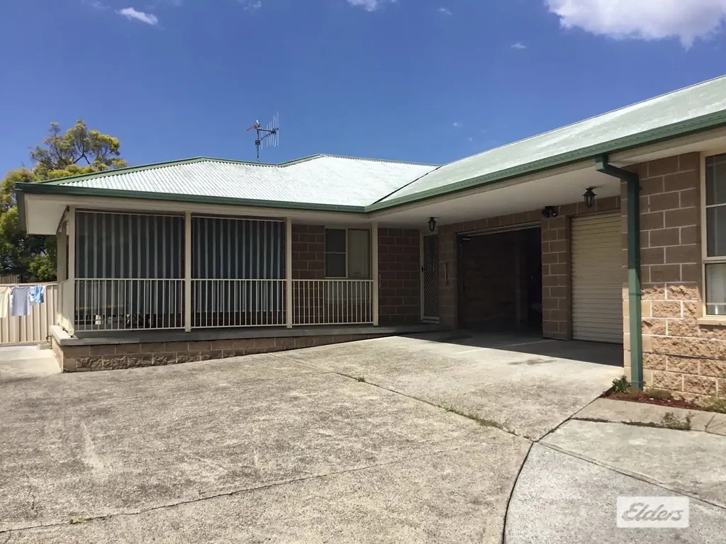 WALKING DISTANCE TO HOSPITAL AND CBD