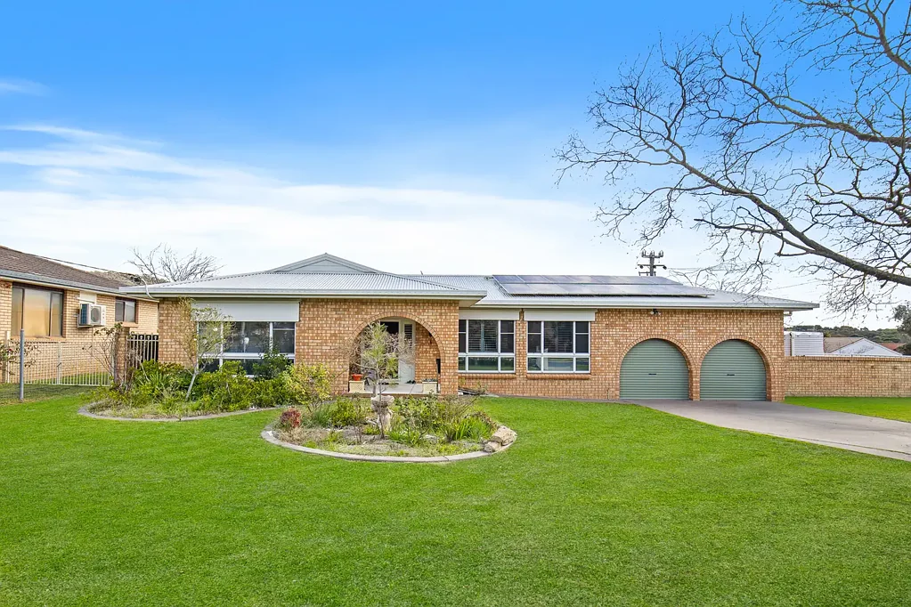 Mudgee 4房  A STANDOUT FAMILY HOME