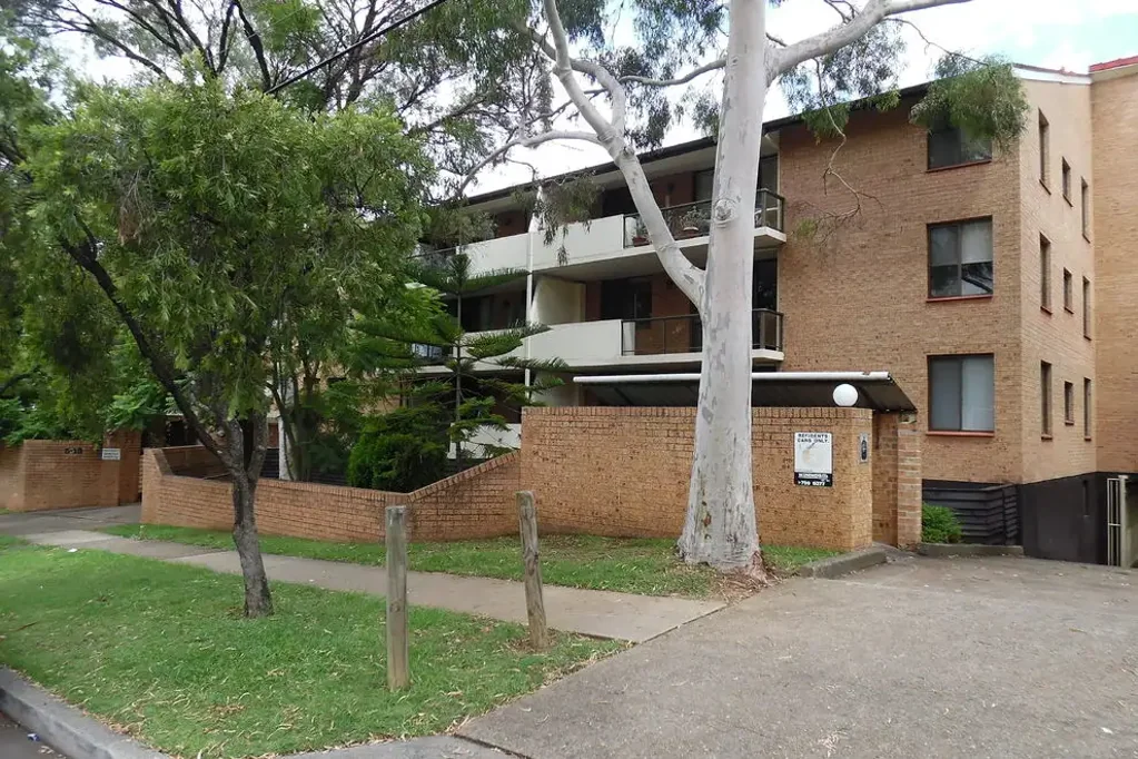 New Carpet and New Blinds | 2 Bedroom Apartment