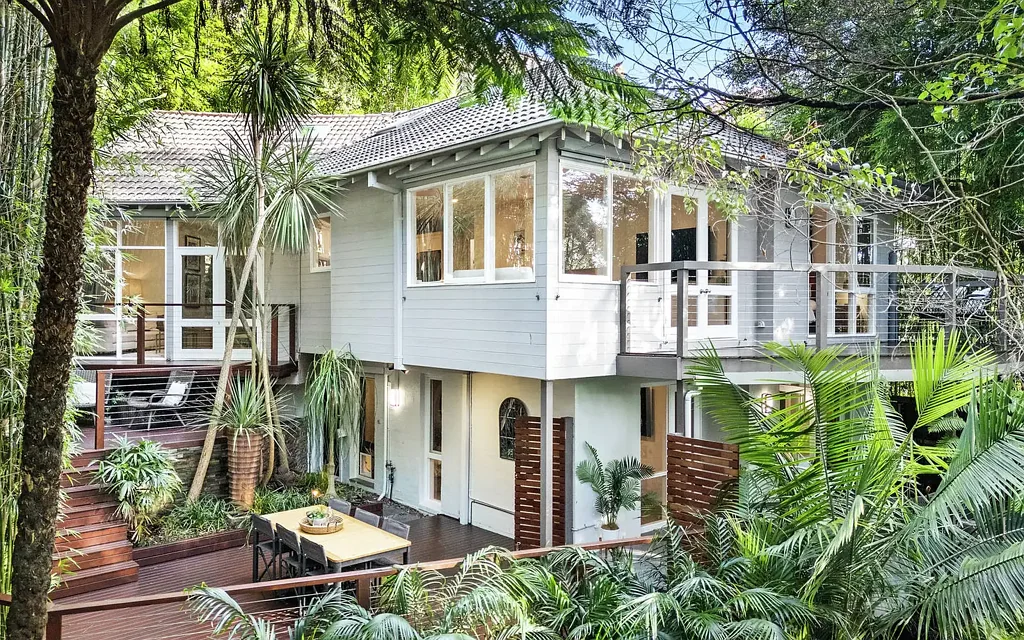 Tranquil Family Retreat with Exceptional Indoor/Outdoor Living
