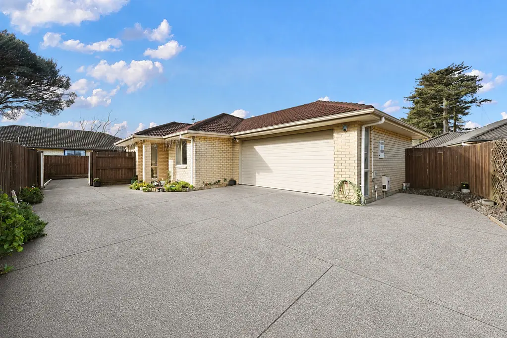 Hamilton East 3 Bedroom Hamilton East Brick Living | Top School Zones