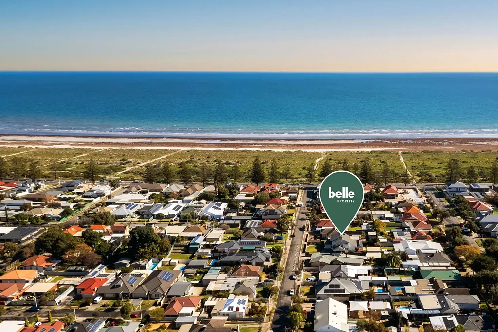 Largs North 4कमरा Luxury Coastal Living, Just Steps from the Sand