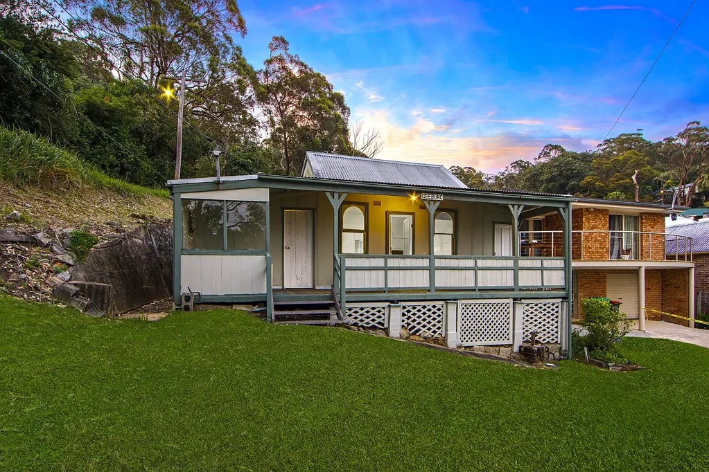 Phegans Bay 2房  Rare Piece of History - Heritage Listed Waterfront Reserve Cottage.
