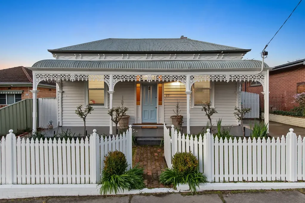27 Condon Street, Kennington, VIC 3550