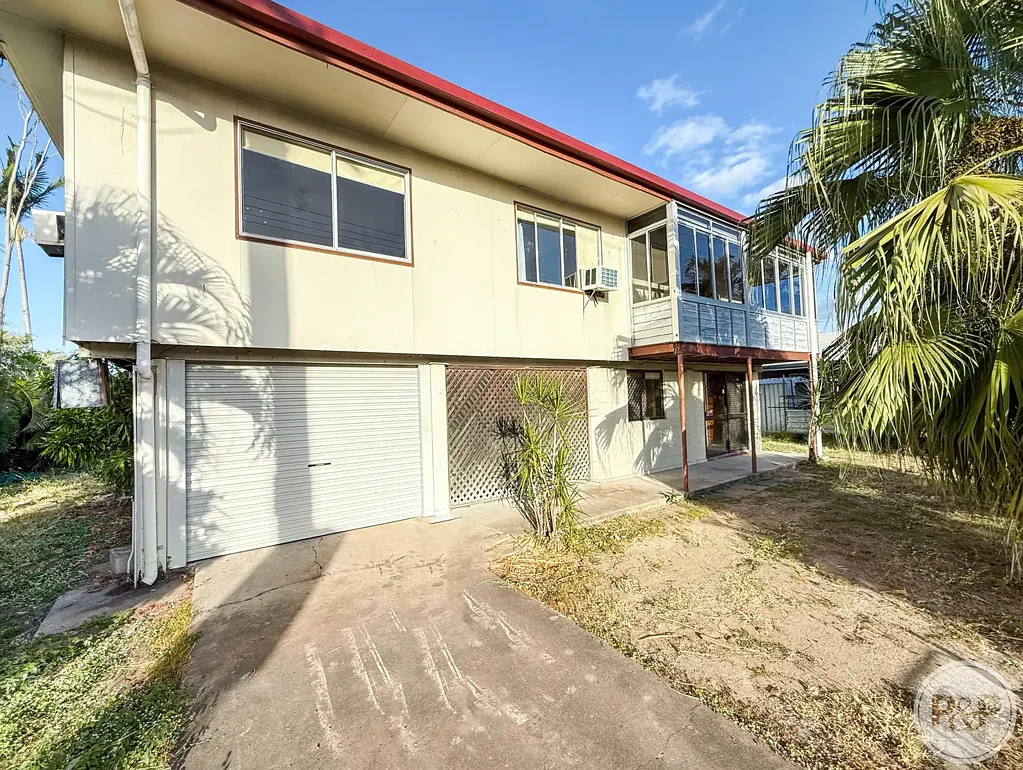 Kirwan 3ਬੈੱਡਰੂਮ Spacious Split-Level Living in the Heart of Kirwan!