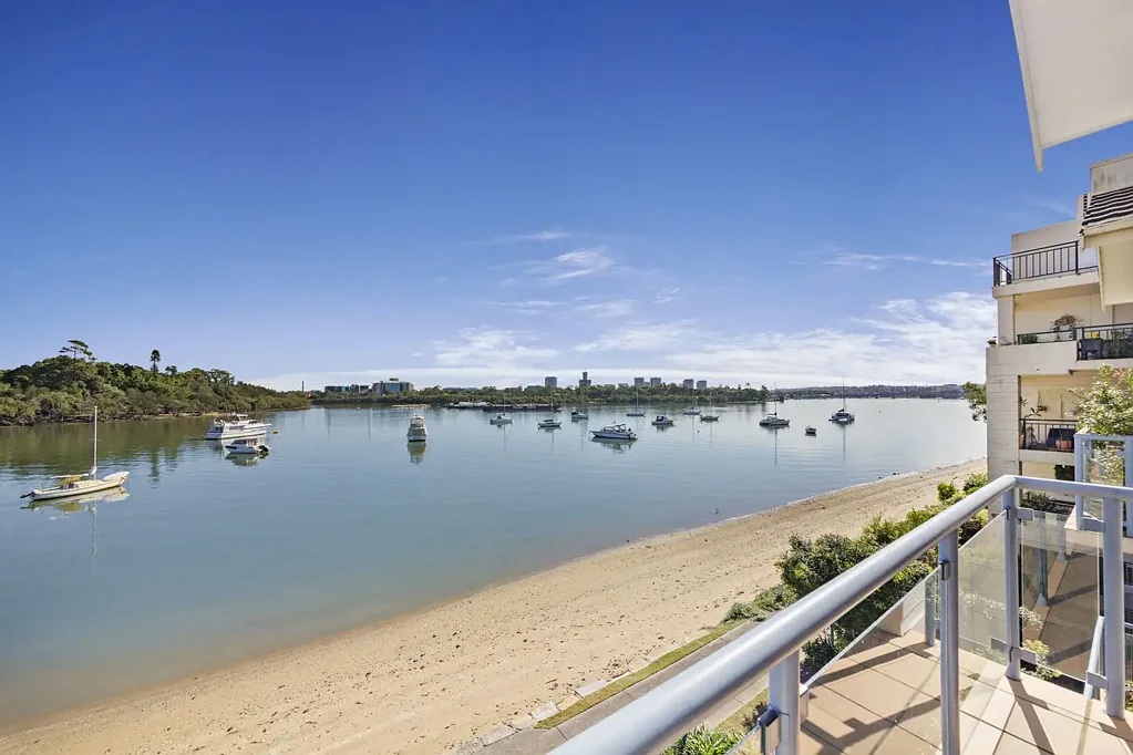 Modern 2 Bedroom Waterfront Apartment with Uninterrupted Water Views