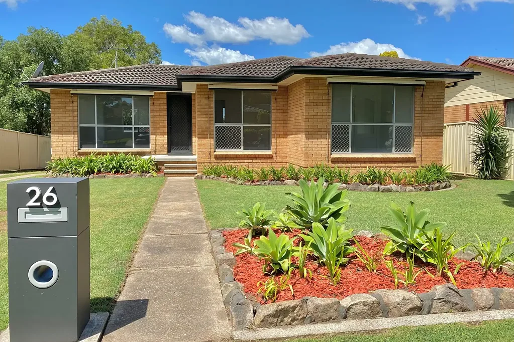 "WELL PRESENTED FAMILY HOME"