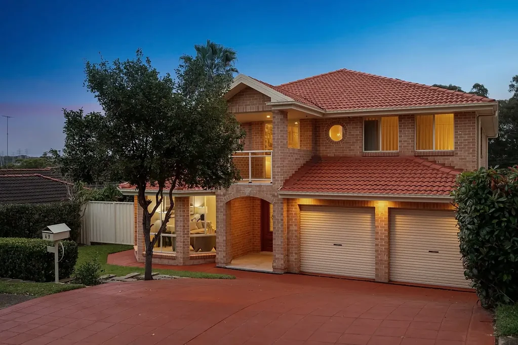 Toongabbie 6房 宽敞的六卧室住宅，专为家庭生活设计 Substantial Six-Bedroom Residence Designed for Family Living