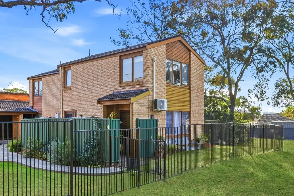 Ingleburn 2Kwarto Stylish, Spacious & Perfectly Positioned Townhouse Living!