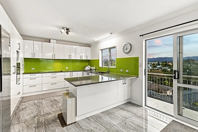 17B Rangeview Road, Sunnyvale, Waitakere City, 5 Bedrooms, 4 Bathrooms, House