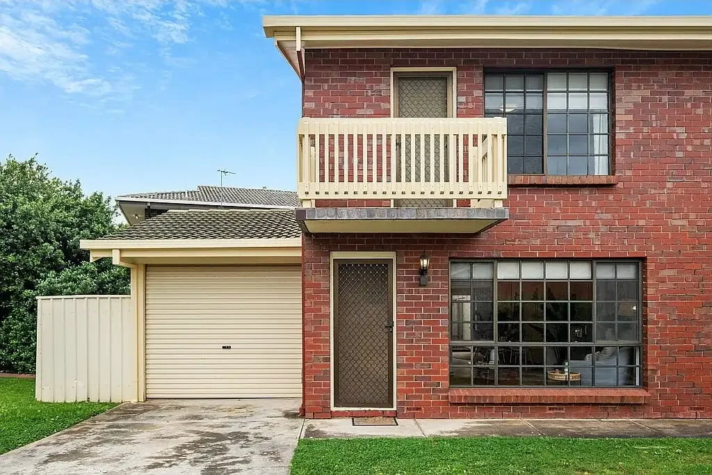 Comfortable Townhouse in a Convenient Location