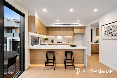 8/2-4 Doynton Parade, Mount Waverley, VIC 3149, 4 slaapkamers, 3 badkamers, Townhouse