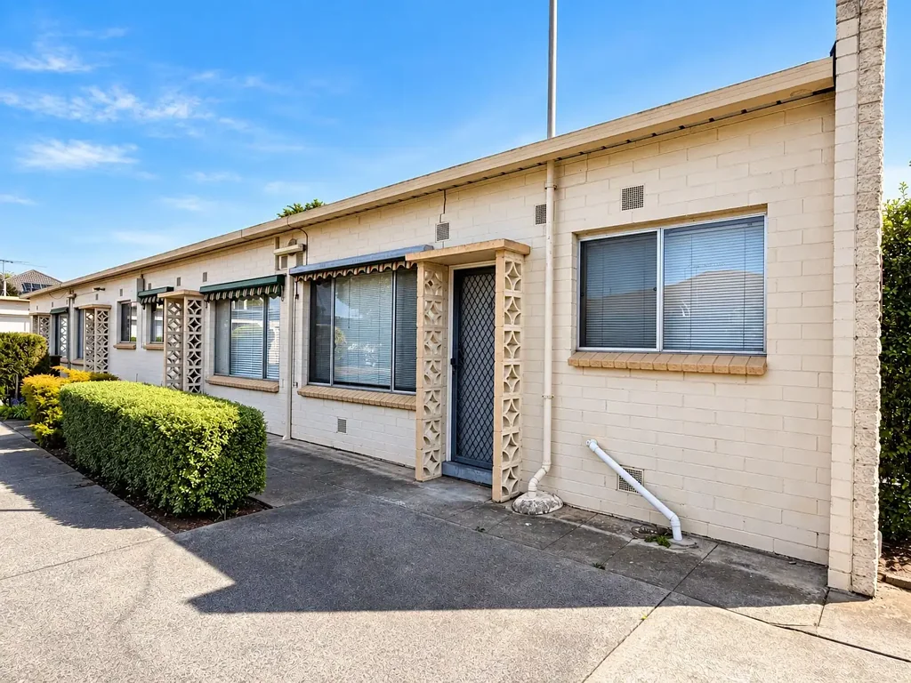 Gorgeous and Unique Unit - Beach Side of Cheltenham