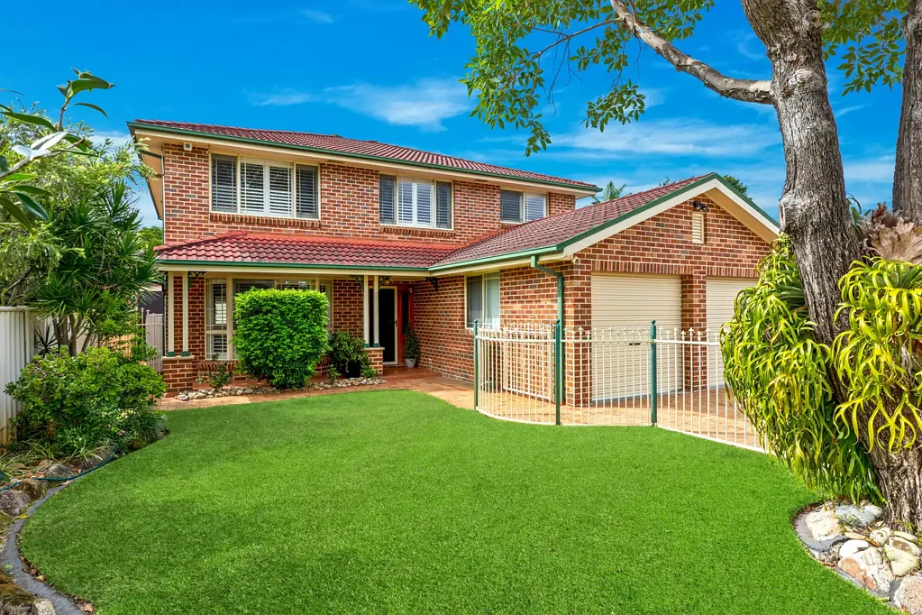 Booker Bay 5房  Expansive Family Sanctuary with a Sought-After Address.