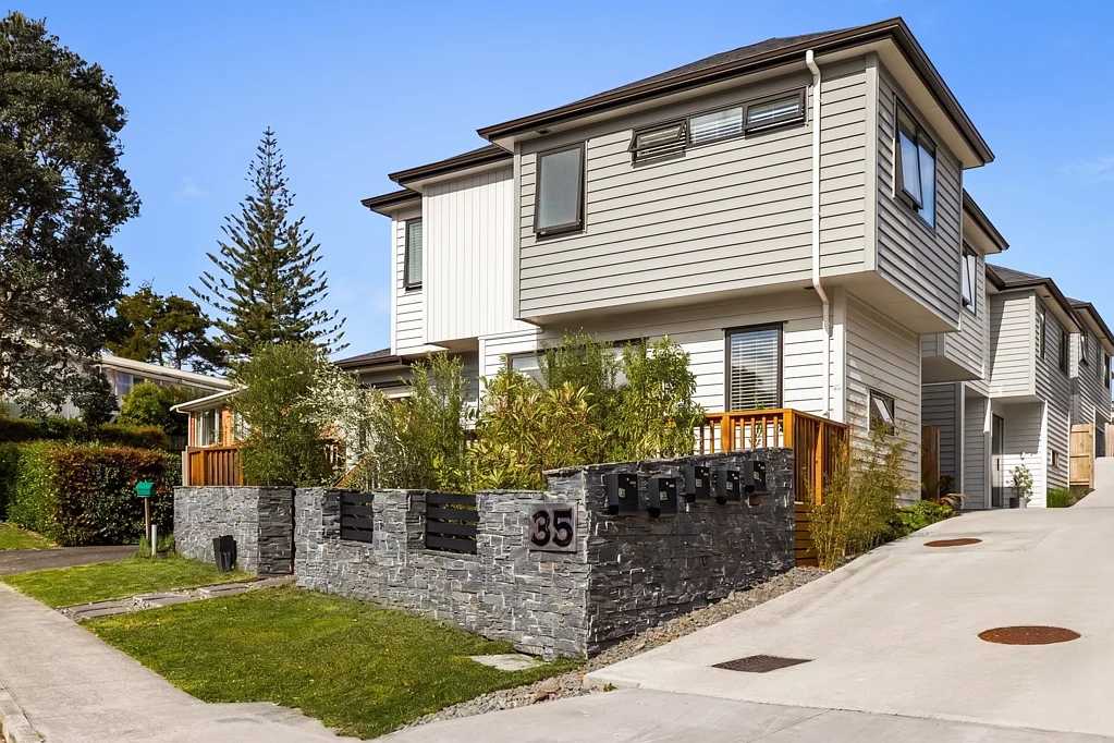 Te Atatu Peninsula 4Kwarto Modern Comfort, Prime Location!