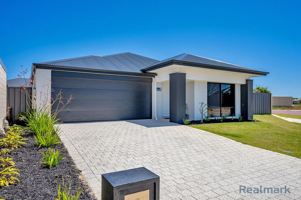 7 Gnowangerup Bend, Dawesville, WA 6211