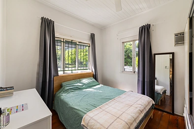 210 Ferguson Road, Seven Hills, QLD 4170, 3房, 1浴, House