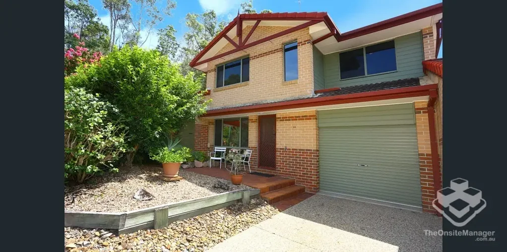 Walk to Uni & Hospital | Air-Con + Pool | Townhouse