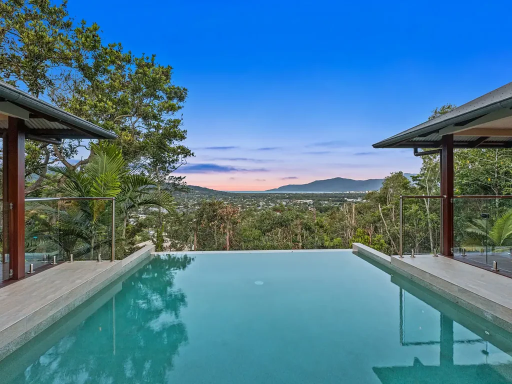 TROPICAL LIVING !!!!