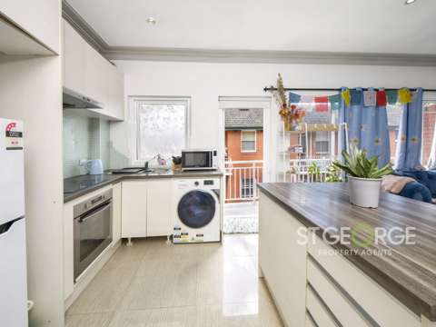 Penshurst 2 Bedroom Ultra Modern Living & Minutes to Station