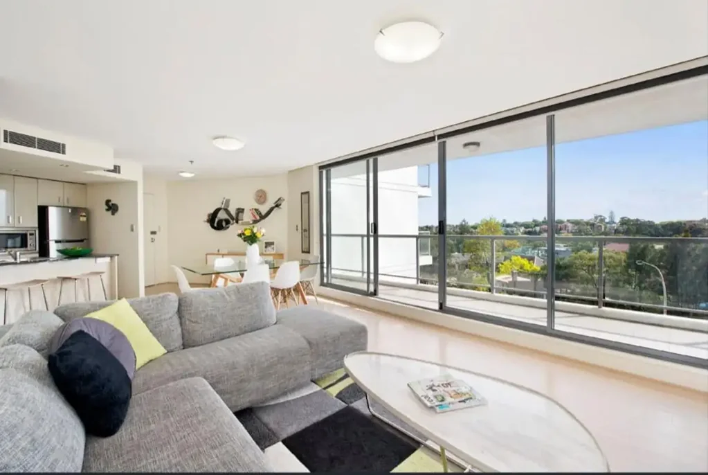 North Facing executive apartment in the Prestige building "Eclipse"
