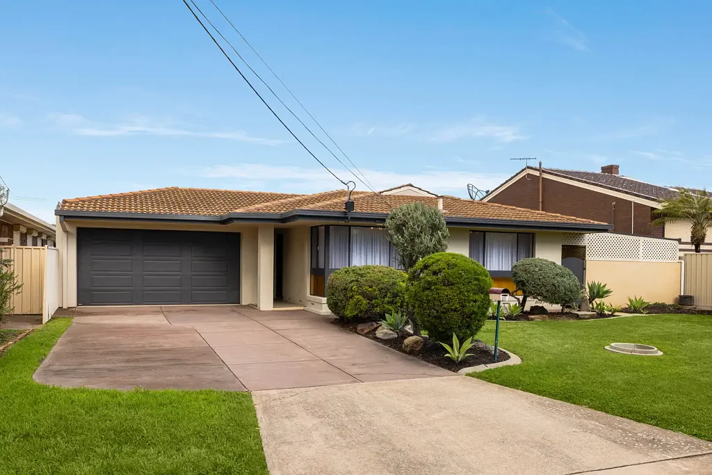 Fulham Gardens 4 Bedroom Parkside Family Comfort Near Henley Beach...