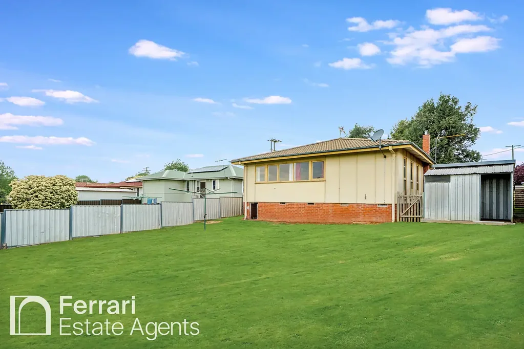 Orange 3Habitaciones Classic 1960s Home Ready for Its Next Chapter