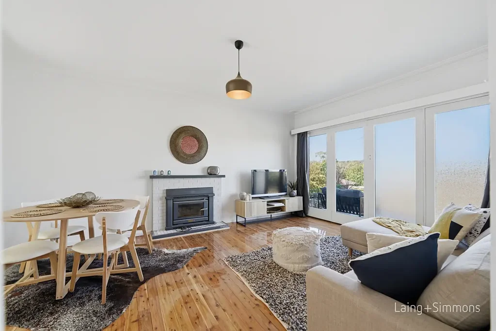 24 Chestnut Avenue, Armidale, NSW 2350
