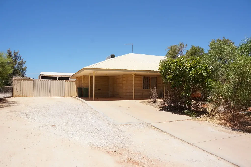 3 Bedroom Home with Pool and Shed!