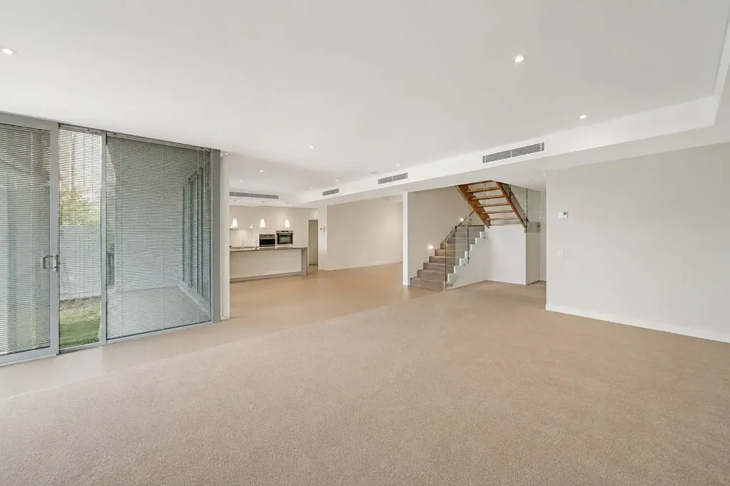 Spacious 5-Bed Family Home | Coastal Living in Little Bay