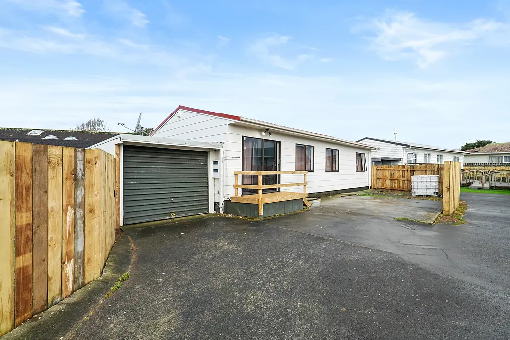 Clendon Park 3房  Owners are Moving Overseas