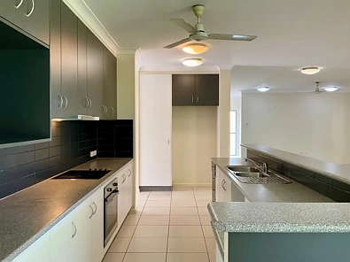 Address Withheld, Lyons, NT 810, 4 habitaciones, 2 baños, House