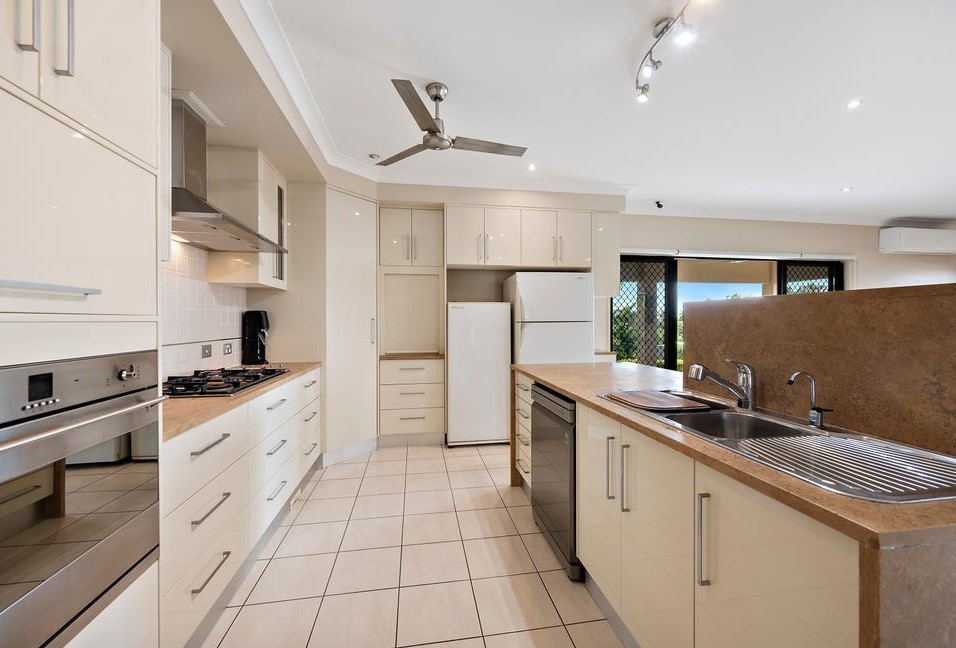 12 GENESTA CT, BUSHLAND BEACH QLD 4818, 0 Kuwarto, 0 Banyo, House