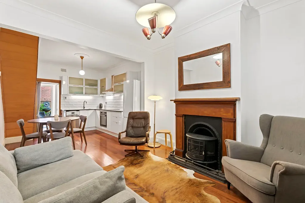 Private Paddington Retreat with Courtyard, Furnished