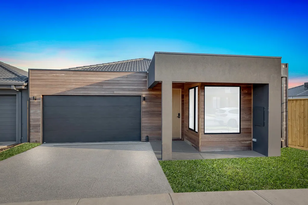 Fraser Rise 4Kwarto North Facing Family Home in the heart of Fraser Rise