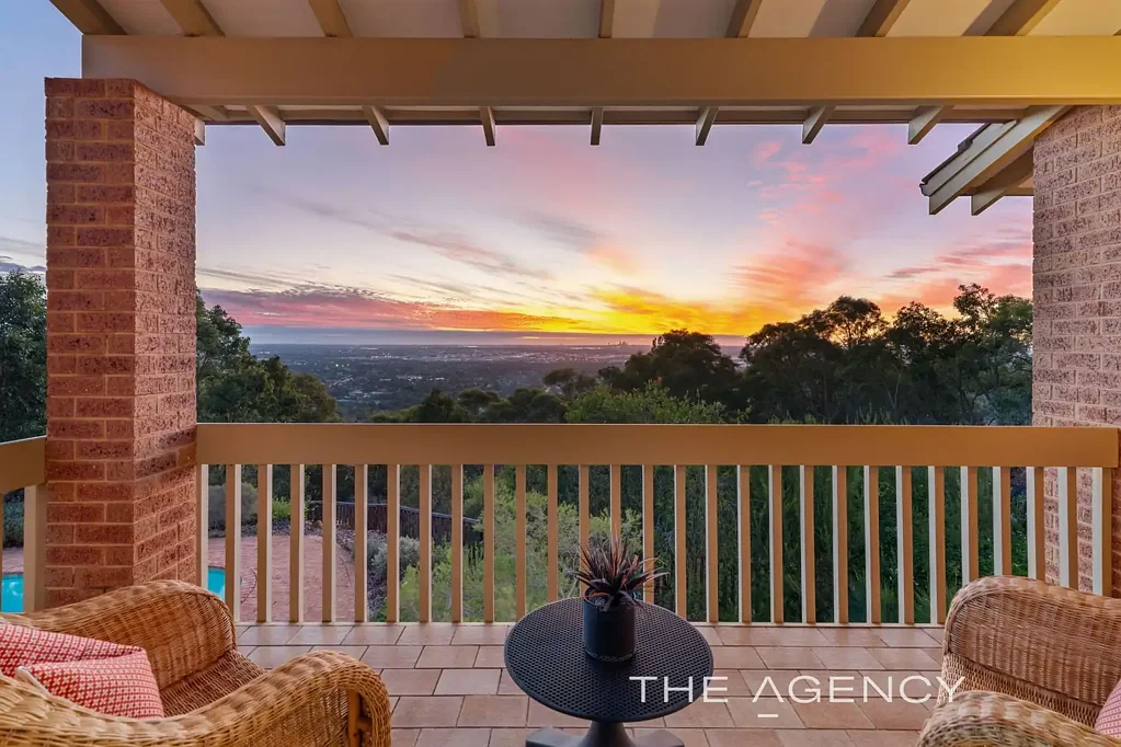 Kalamunda 6房  Exclusive Location + City Views