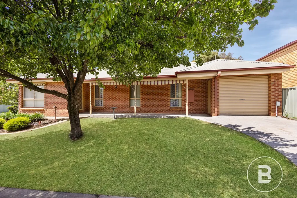 16 Chelsea Boulevard, Strathdale, VIC 3550