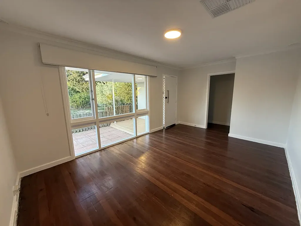 Charming 3-Bedroom Rental House in Kelmscott - Your Peaceful Retreat Awaits!