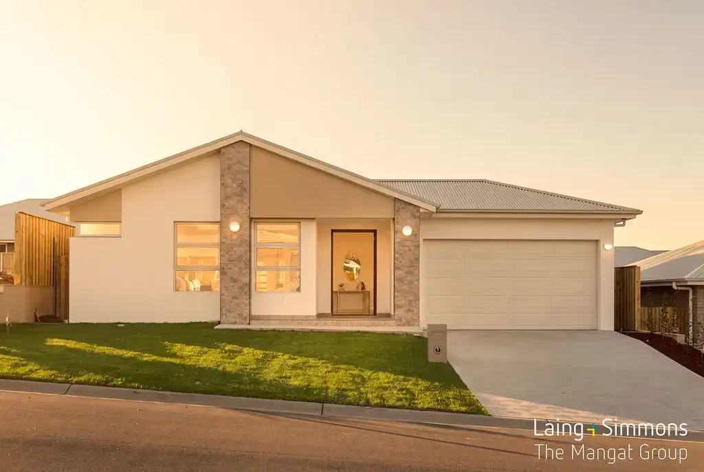 Crangan Bay 5બેડરૂમ Contemporary Luxury | Spacious Family Living | Lakeside Lifestyle