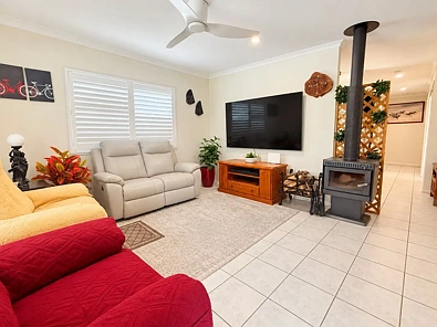 अन्य - Address Withheld, Bethania, QLD 4205