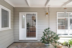 57 Woodlands Grove, Frankston