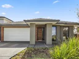 8 Bellsquarry Avenue, Cranbourne East