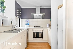 10/12 Holland Street, Gosnells