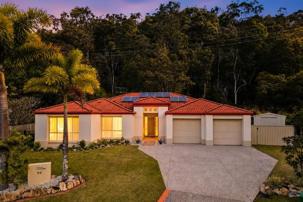 Mudgeeraba 4कमरा Stylish & Tranquil Family Home Backing onto Nature Reserve