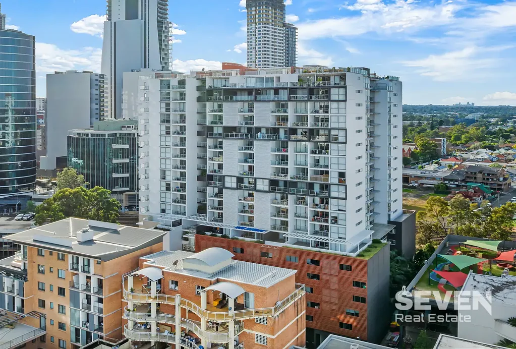 Parramatta 2房 中心便捷现代公寓 火车站一步之遥 购物商圈环绕 开放式生活空间 Modern Apartment in Popular Central Location