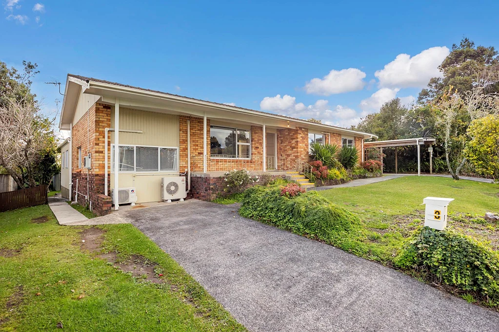Massey 6房  Rare Single-Level Brick & Tile With 6 Bedrooms