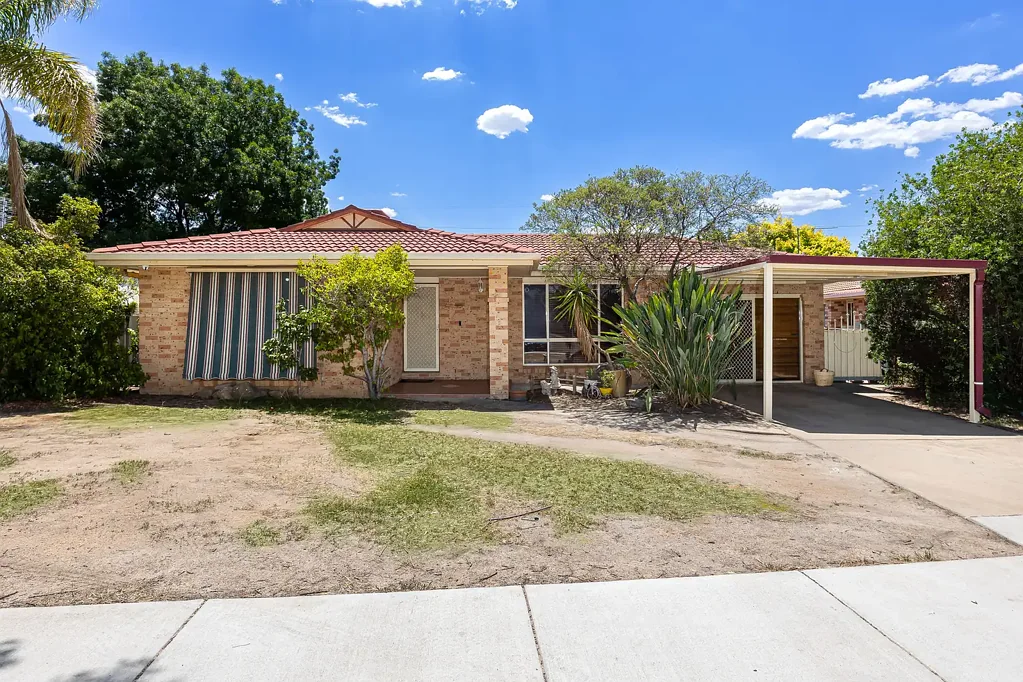 65 Dalman Parkway, Glenfield Park, NSW 2650