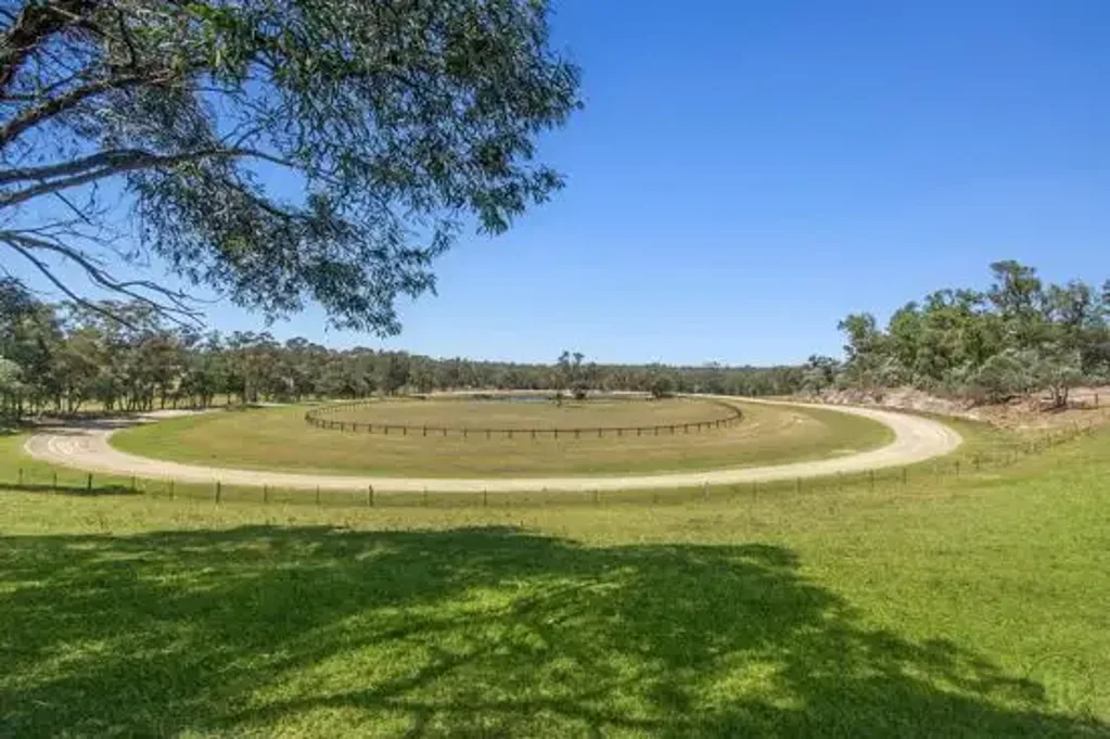 Ebenezer 'Murriwong' - a family home on 25 flood free acres