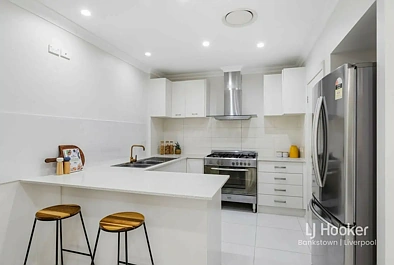 64 Bradbury Street, Moorebank, NSW 2170, 6 Bedrooms, 4 Bathrooms, House
