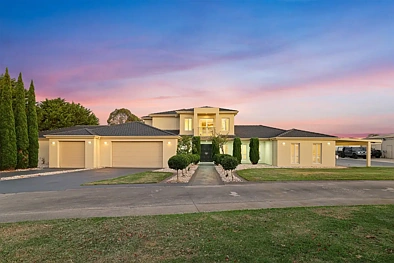 Traralgon 5Habitaciones Luxurious 4-Acre Property with Custom-Built Home and Exceptional Amenities